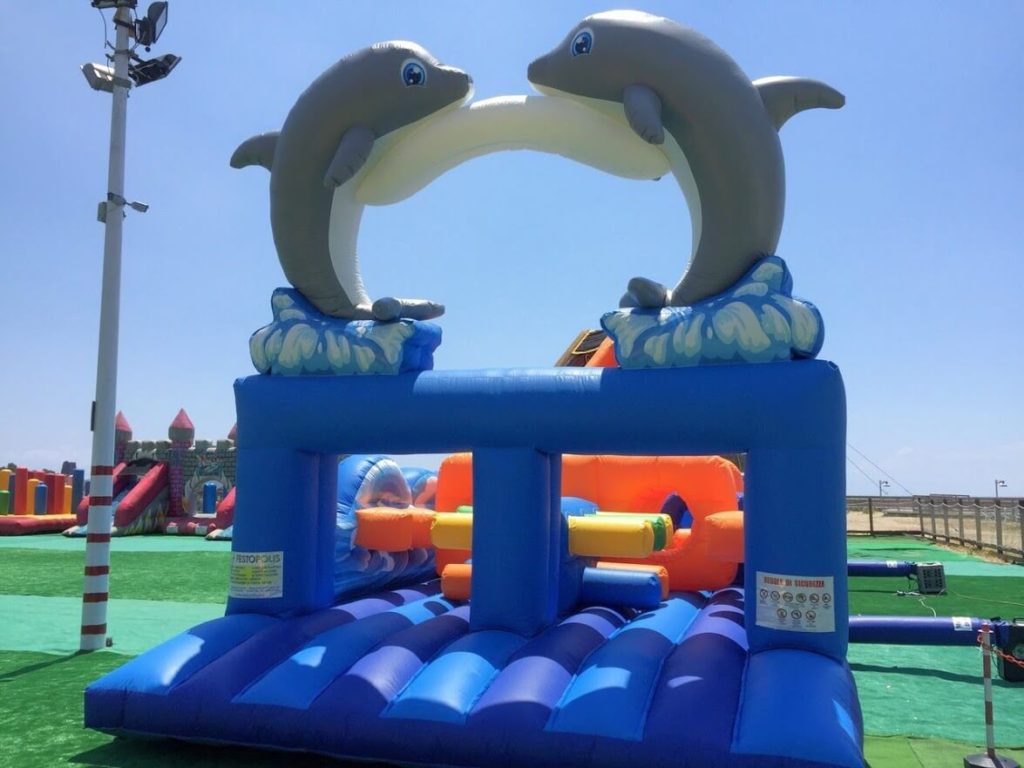 gonfabili personalizzati festopolis successo jump sea 1
